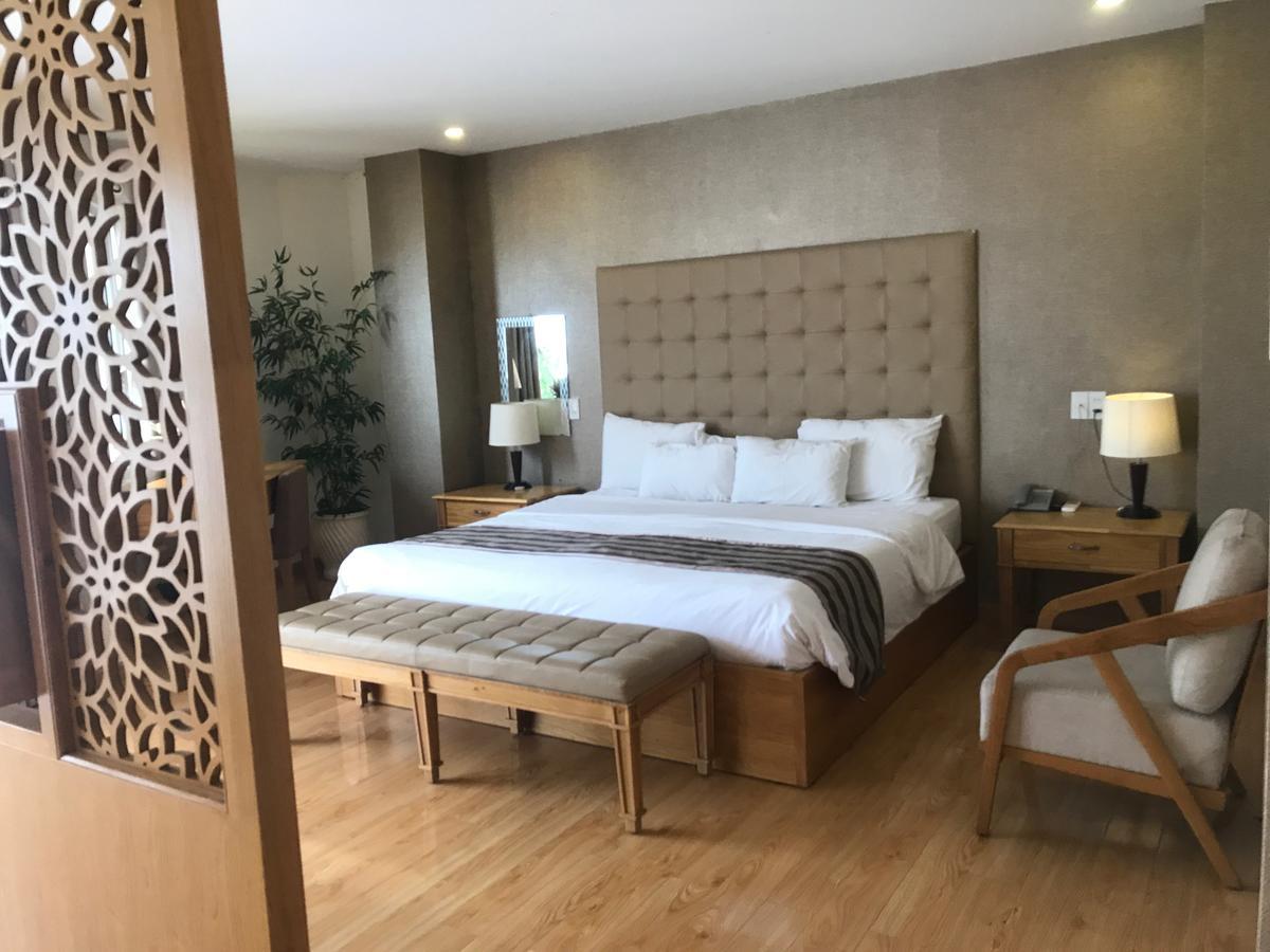 Elegant Hotel Pleiku Eksteriør billede