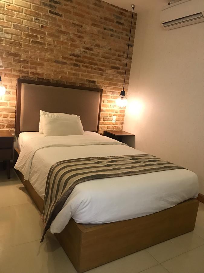 Elegant Hotel Pleiku Eksteriør billede