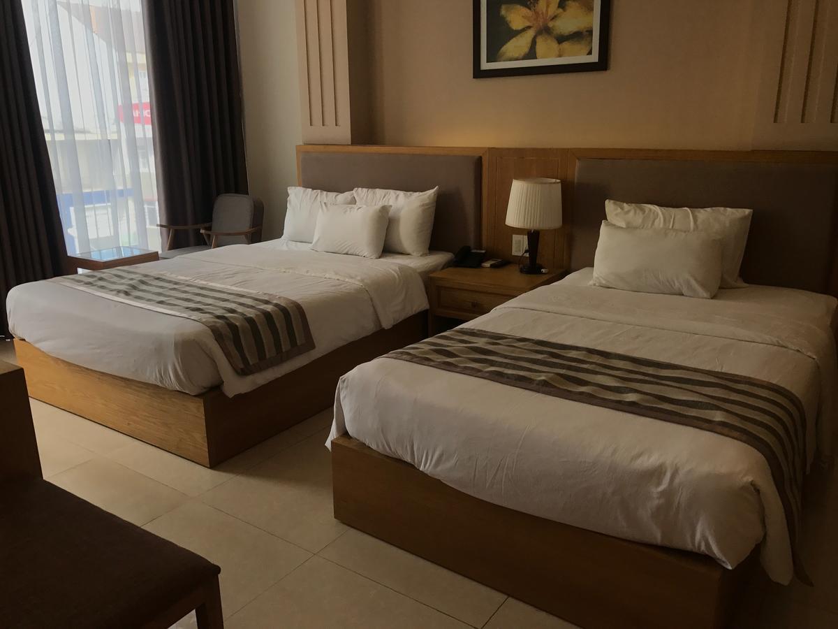 Elegant Hotel Pleiku Eksteriør billede